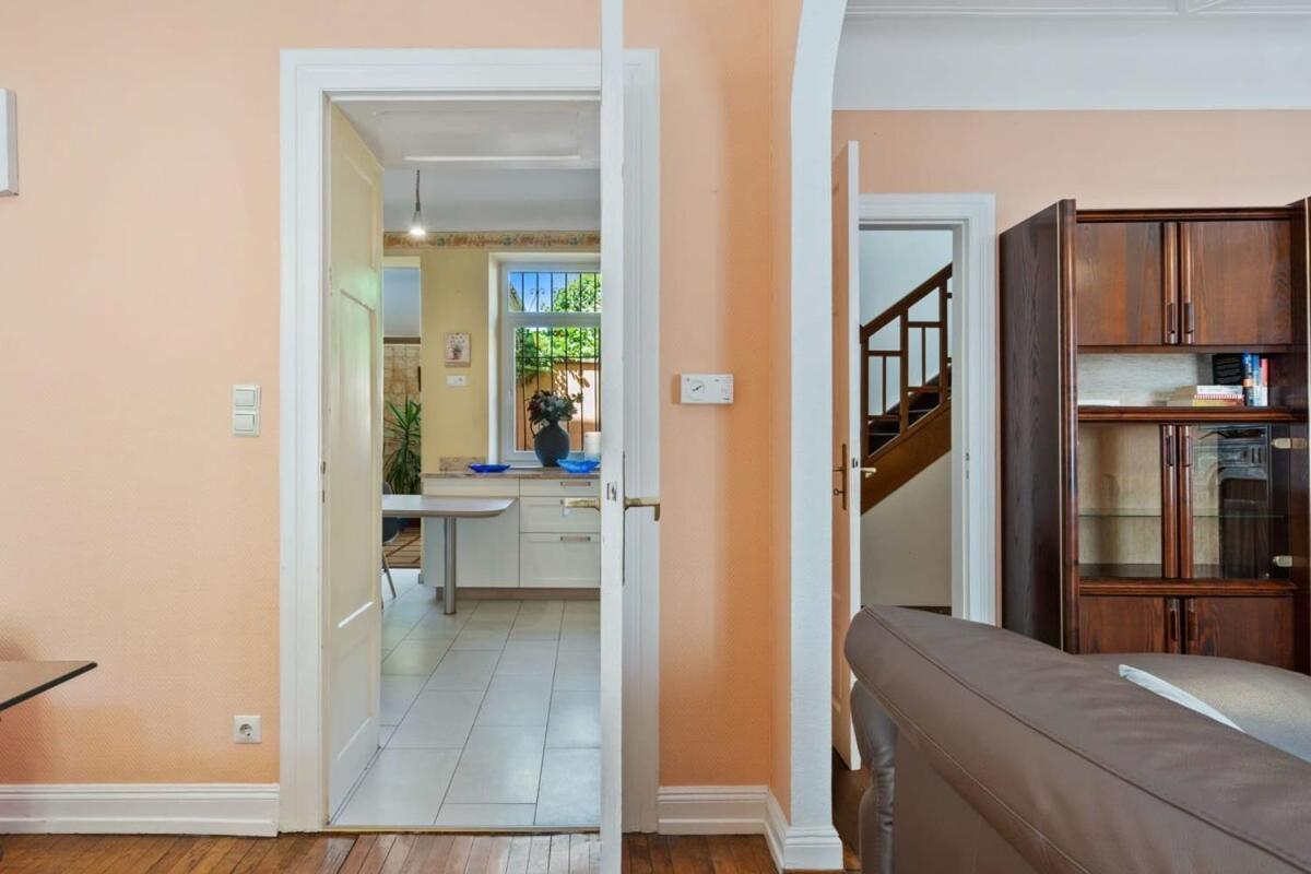 Cozy Townhome Near City Center Free Parking & Wi-fi Hébergement de vacances *