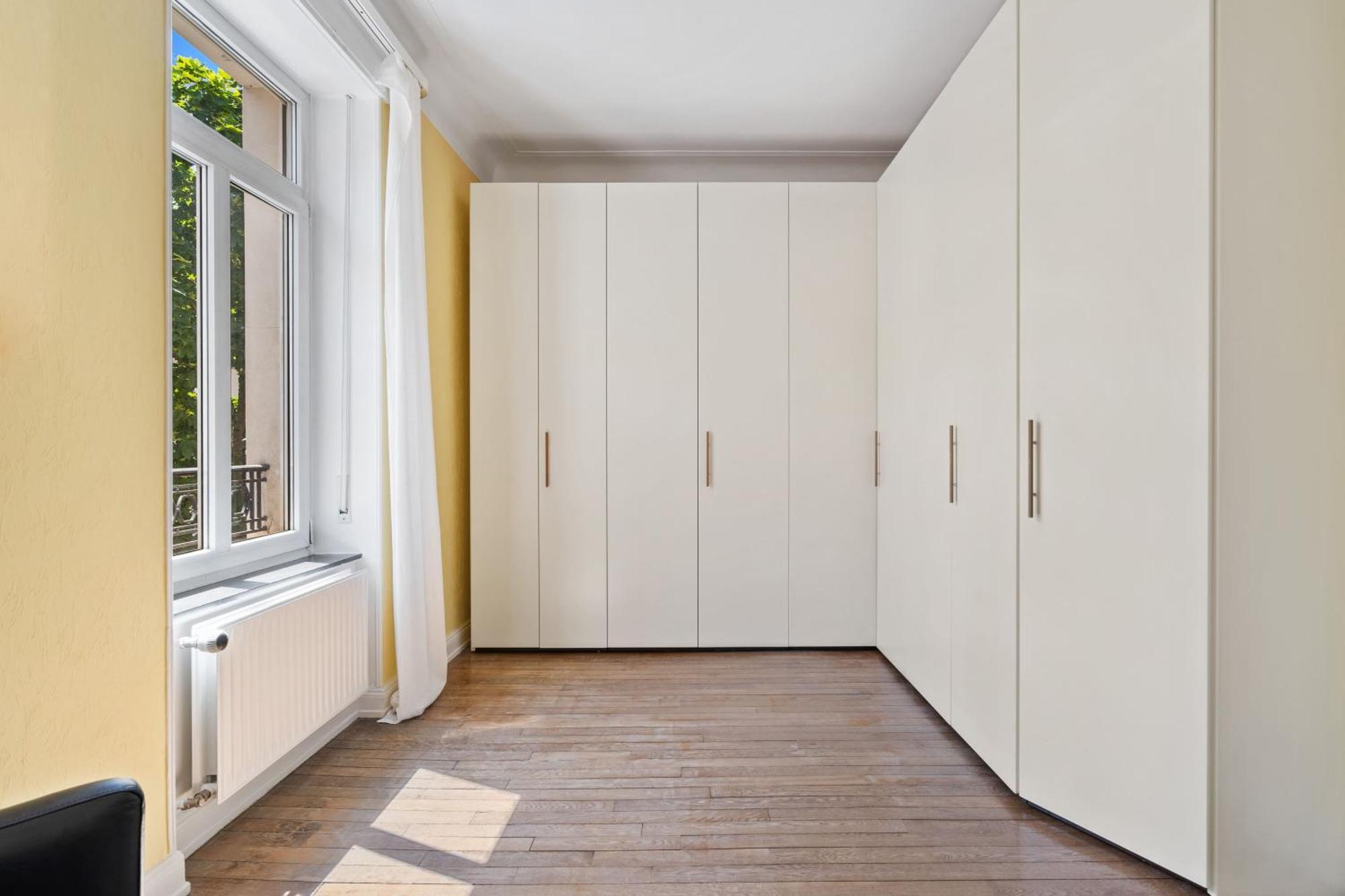 Cozy Townhome Near City Center Free Parking & Wi-fi