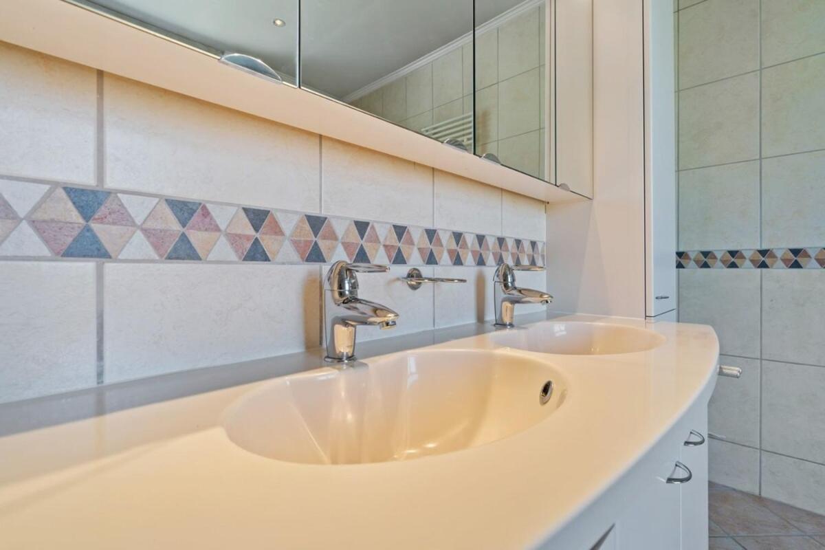 Cozy Townhome Near City Center Free Parking & Wi-fi Lussemburgo