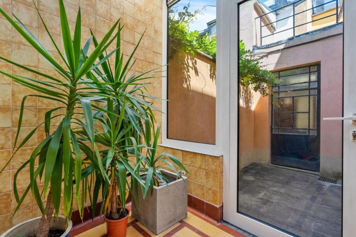 Cozy Townhome Near City Center Free Parking & Wi-fi