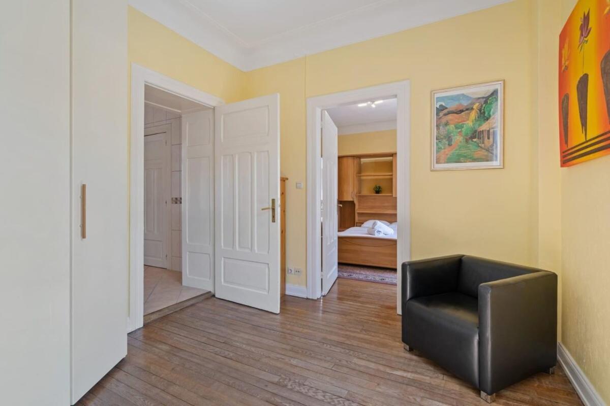 Casa vacanze Cozy Townhome Near City Center Free Parking & Wi-fi